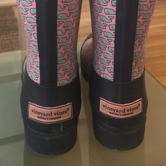 Vineyard Vines size 7, whale rain boots VGC - Picture 3 of 8